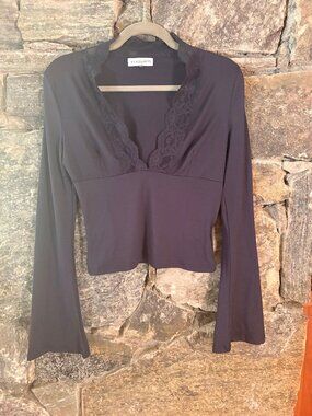 VENDERBY'S BASIC LACE LONG SLEEVE TOP NAVY, SIZE M/L -LIKE NEW